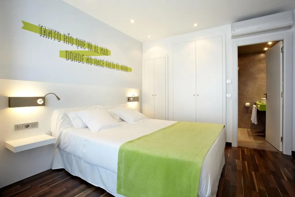 Room, Costa Azul, Majorca