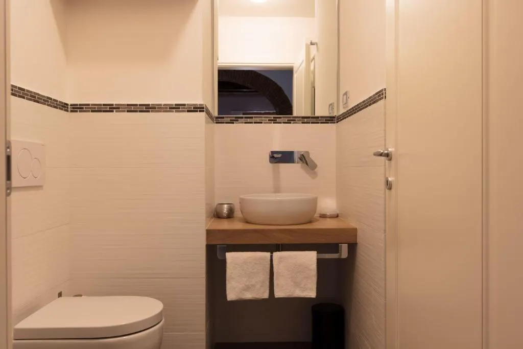 Room, Canto Dei Servi, Florence