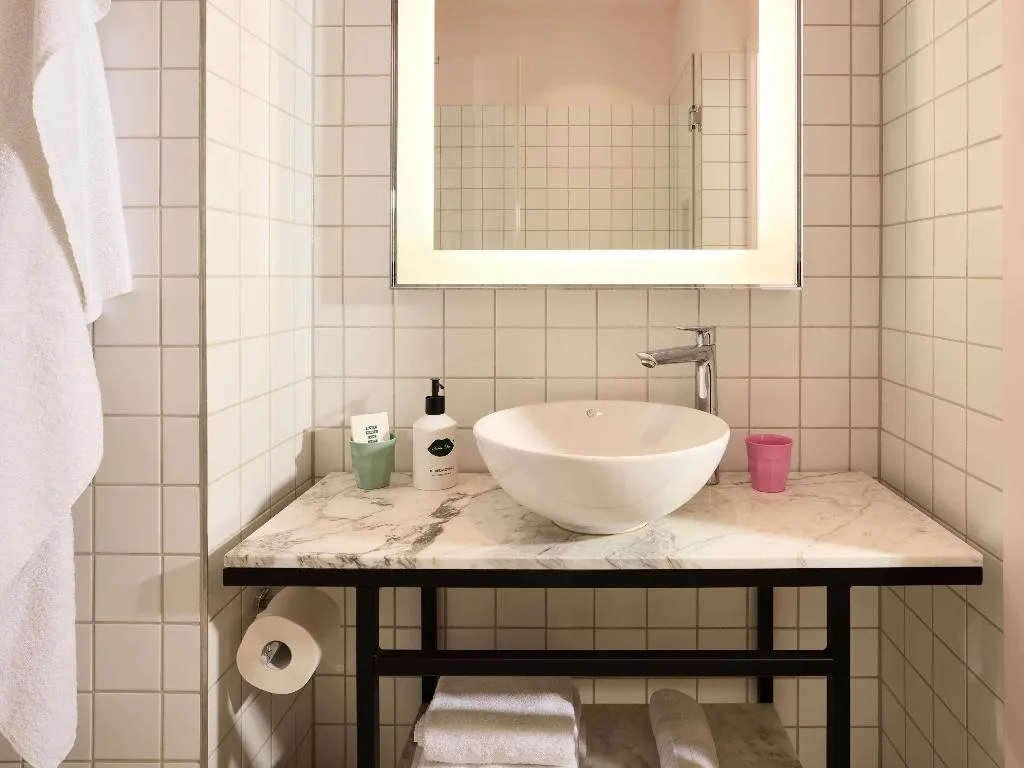 TWIN STANDARD Room, Mama Shelter Prague, Prague