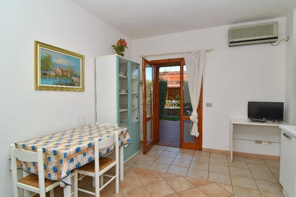 APARTMENT CAPACITY 4 Room, Residence Geranium Beach, Olbia