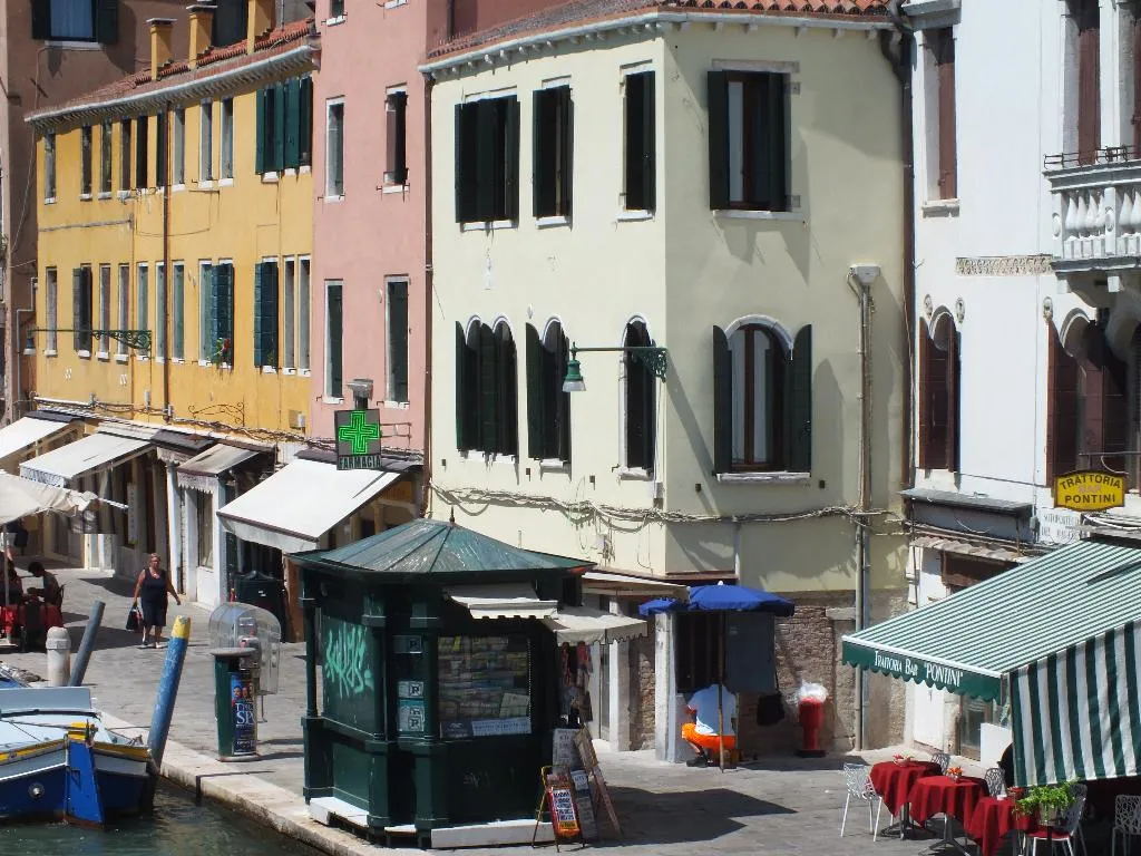 General view, Leone, Venice