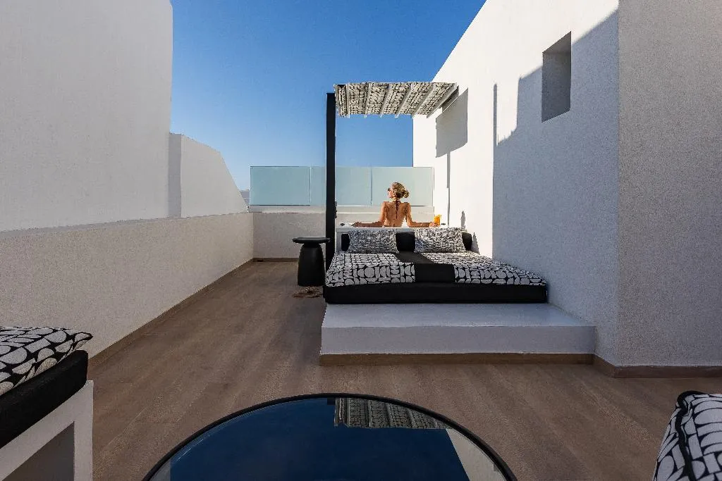SUITE KING BED WITH JACUZZI Room, Santo Mangata Boutique Hotel & Spa, Santorini