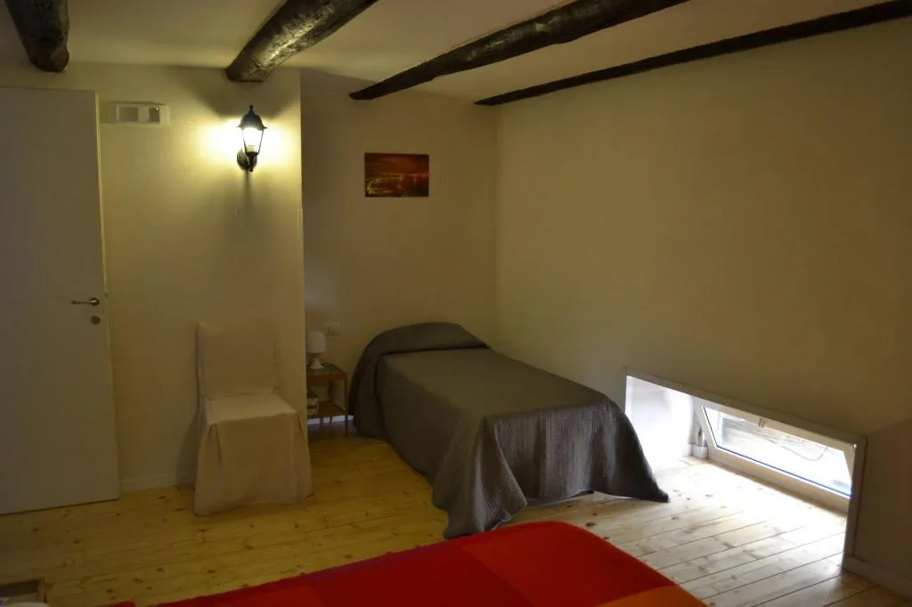 Room, B&B Monaciello, Naples