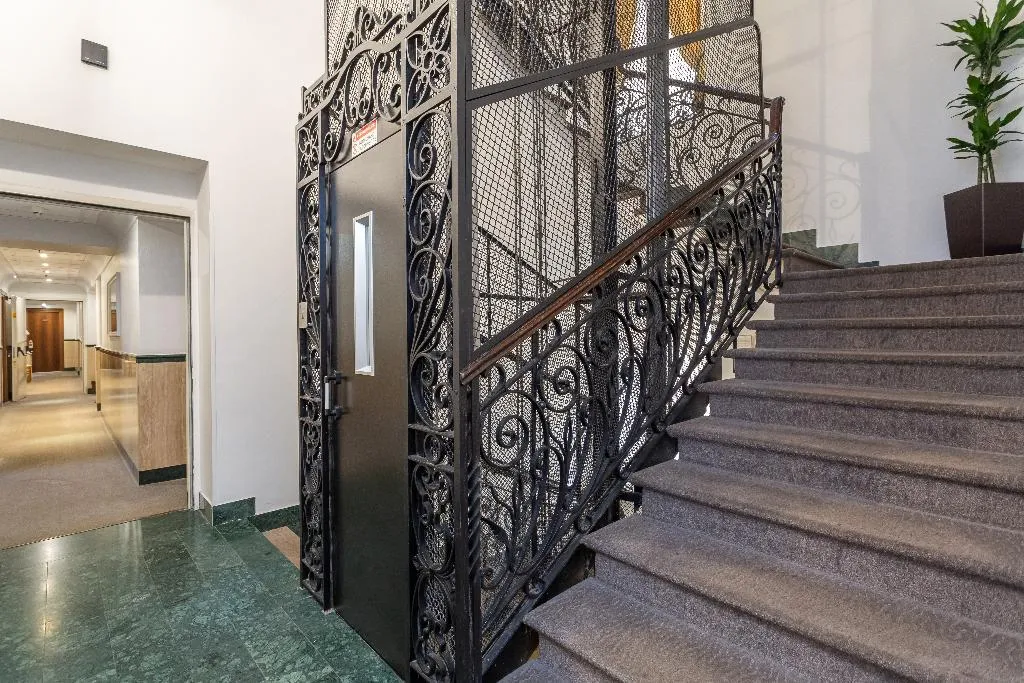Lobby, Medici, Rome