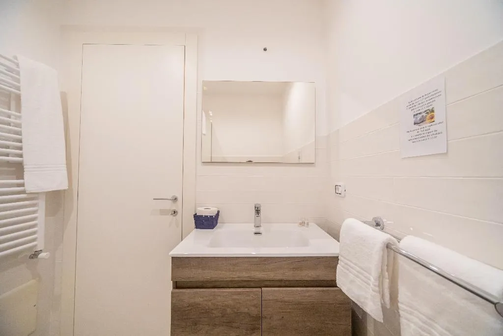 DOUBLE SUPERIOR WITH BALCONY Room, Happyrooms, Naples