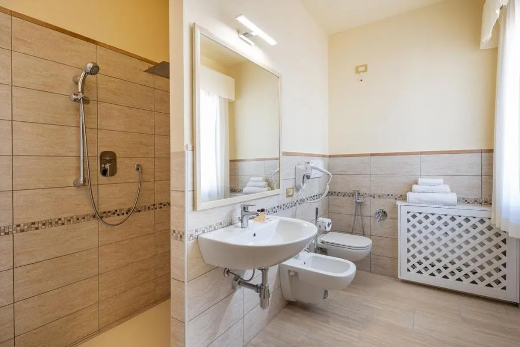 DOUBLE CLASSIC Room, Hotel Regina Elena, Olbia