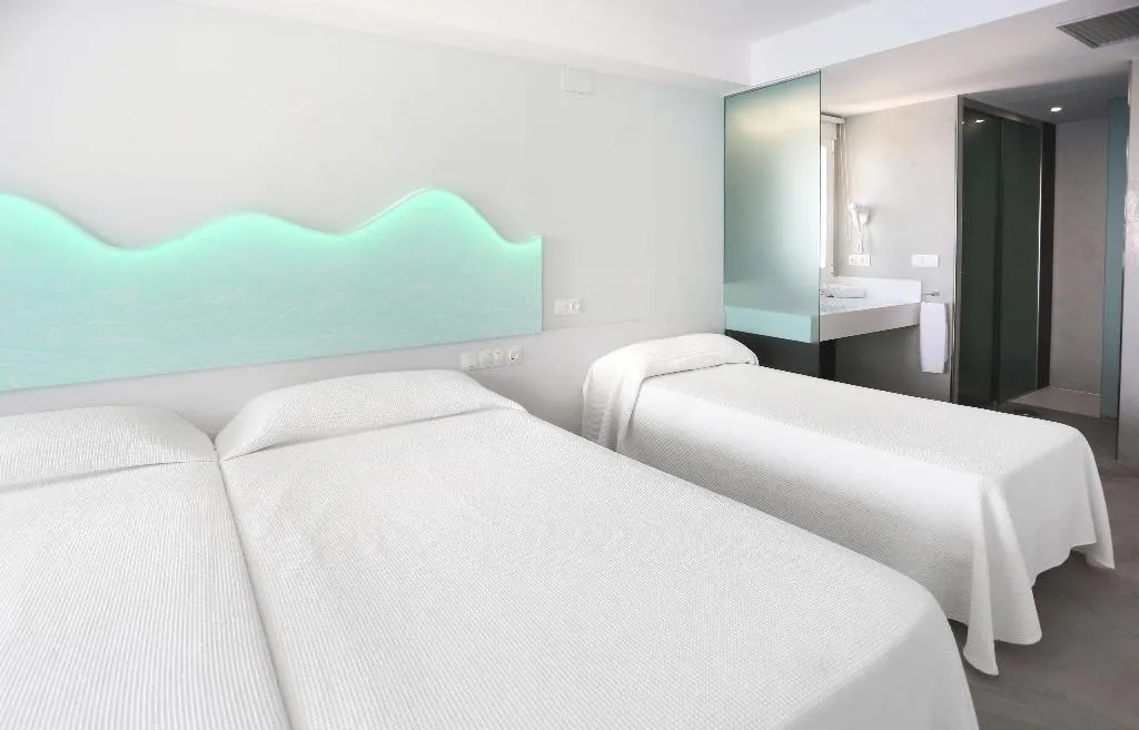 Double or Twin CAPACITY 3 Room, Benikaktus, Costa Blanca