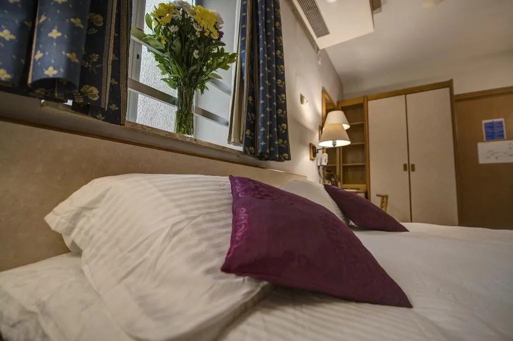SINGLE STANDARD Room, Sliema Chalet Hotel, Malta