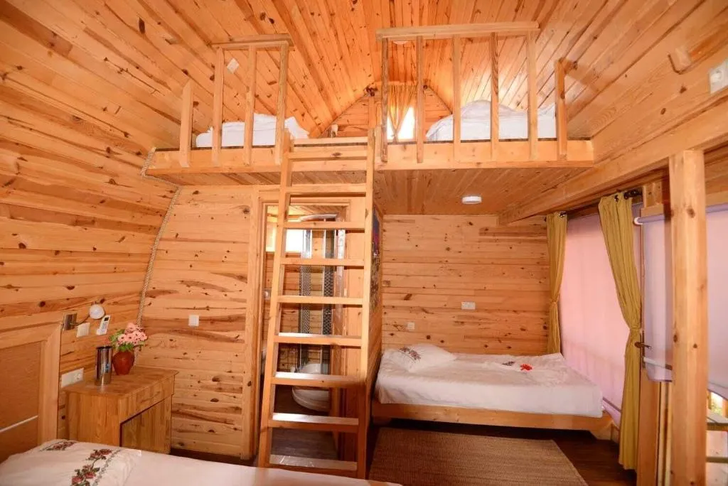 Room, Otantik Tas Ev, Dalaman
