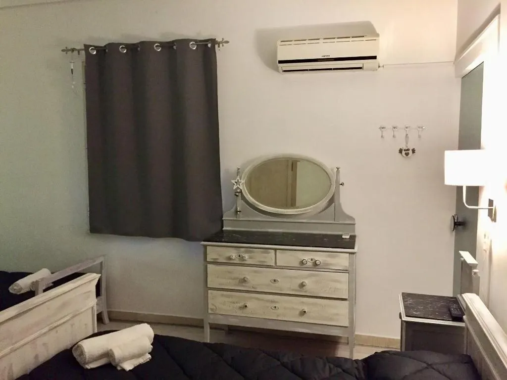Room, Scilla e Cariddi Bed&Breakfast, Catania