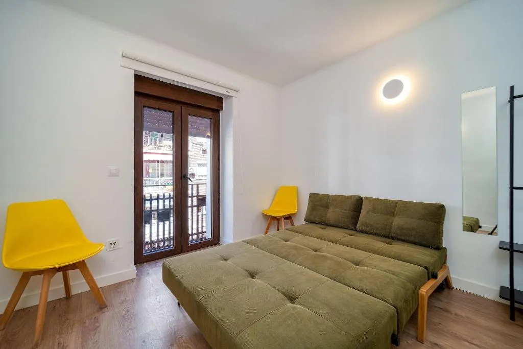 Room, Angelitomad, Madrid