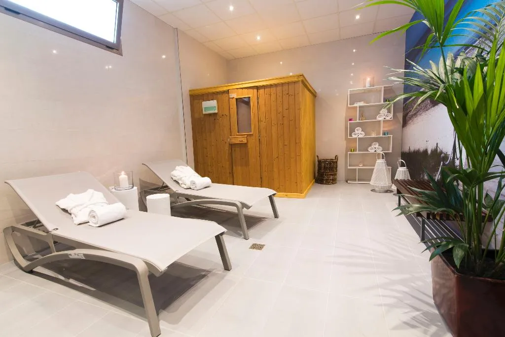 Sports and Entertainment, AzuLine Hotel Pacific, Ibiza