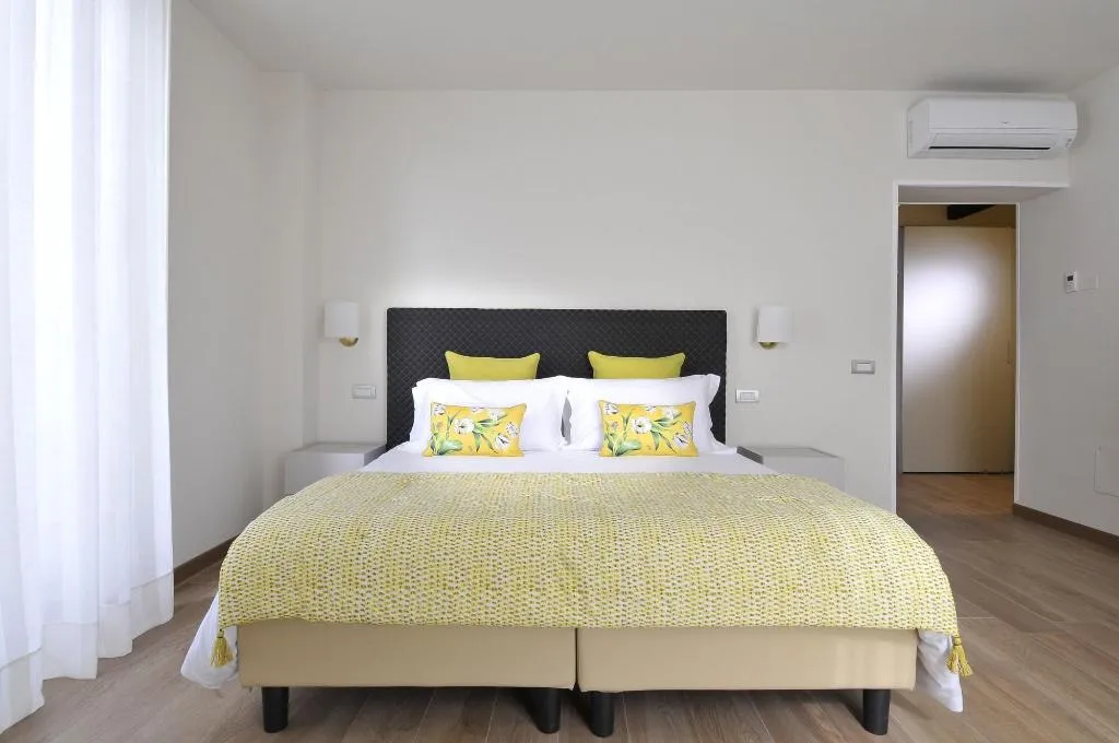 Room, Canto Degli Aranci, Florence