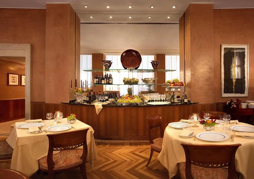 Restaurant, Cavour, Milan