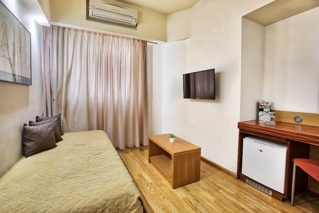 FAMILY ROOM STANDARD Room, Capsis Astoria Heraklion, Crete