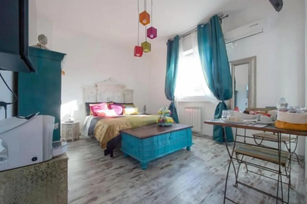 Room, Letto E Latte, Naples