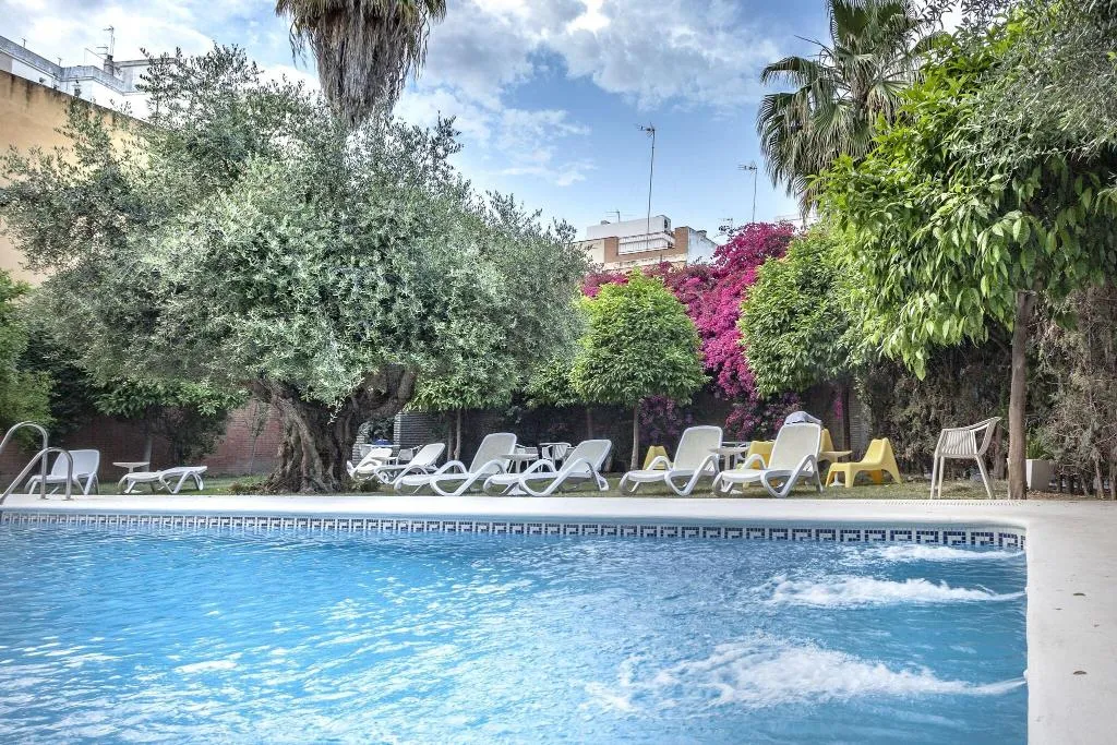 Pool, AACR Monteolivos Hotel, Seville