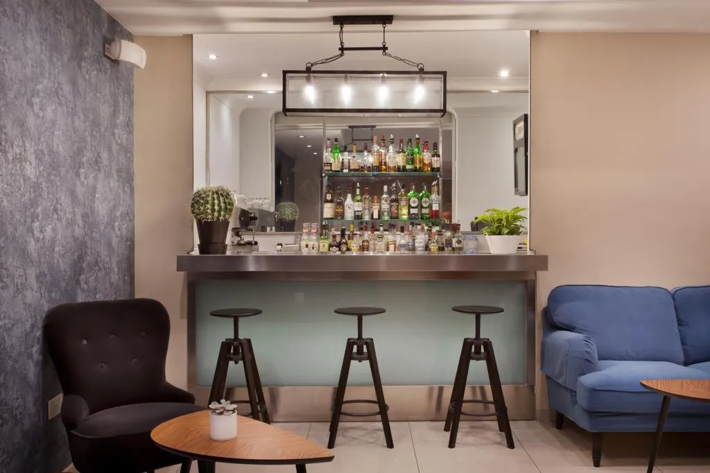 Bar, Plaza Hotels, Malta