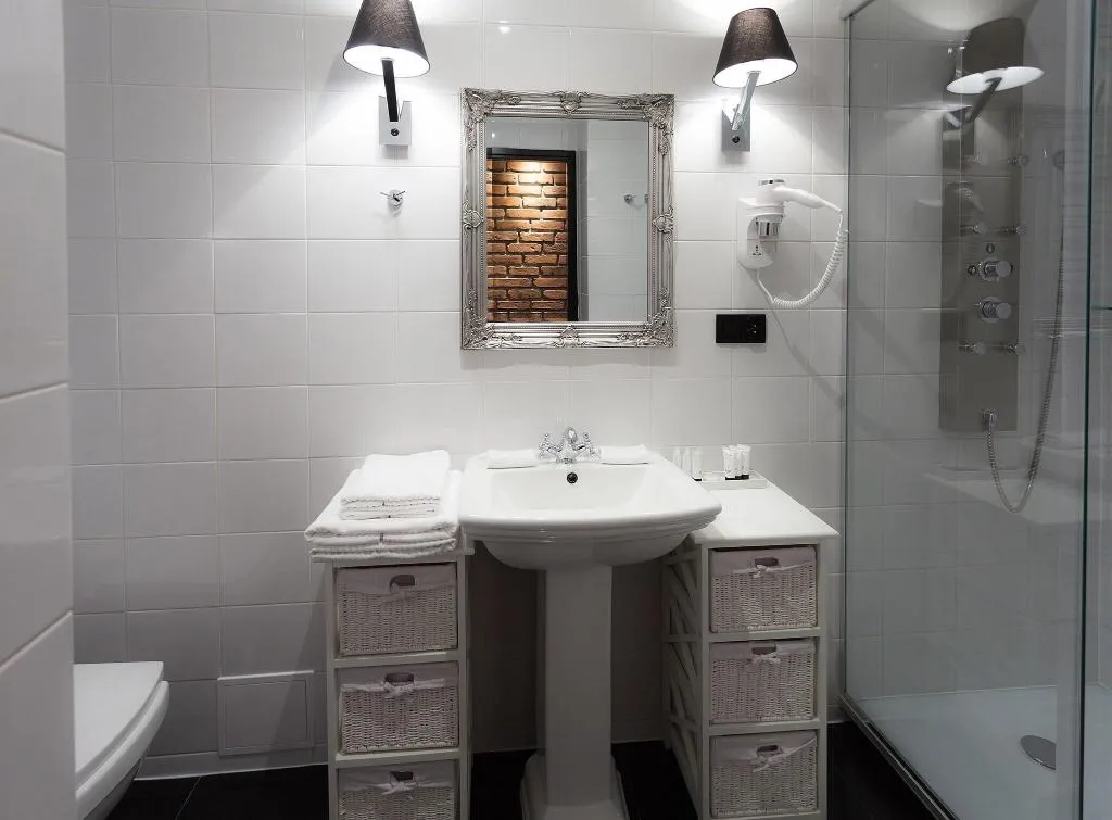 DOUBLE DELUXE KING BED Room, Betmanowska Main Square Residence, Krakow