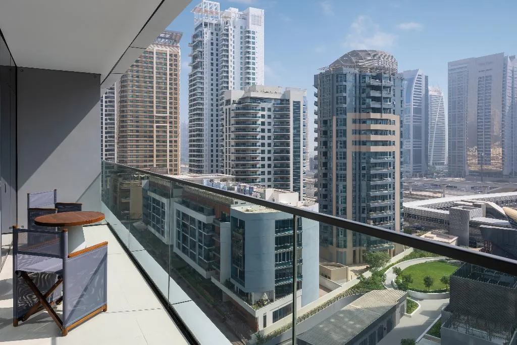 DOUBLE DELUXE CITY VIEW KING BED Room, Vida Dubai Marina & Yacht Club, Dubai