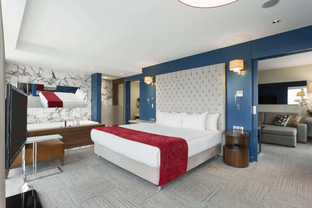 SUITE KING BED NON SMOKING Room, Ramada Encore By Wyndham Izmir, Izmir