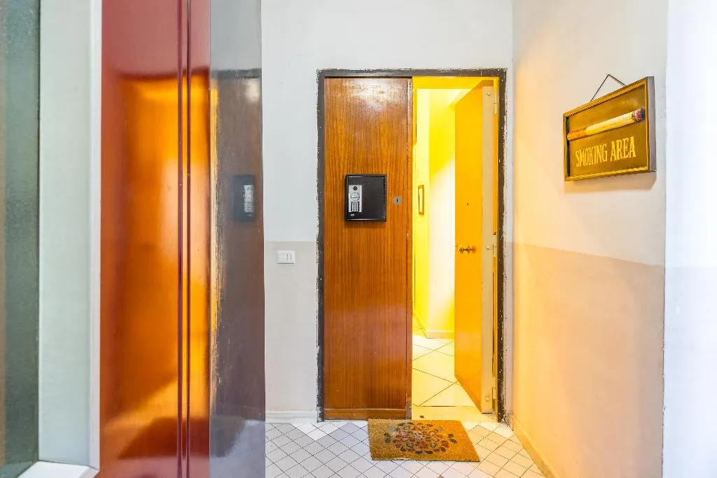 Lobby, La Casa Di Bruno, Naples