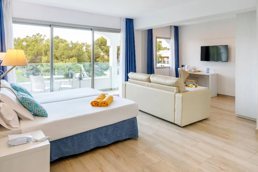 JUNIOR SUITE STANDARD Room, Mar Hotels Alcanada, Majorca