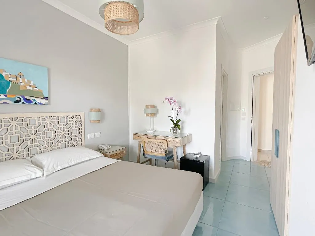 Double or Twin STANDARD Room, Lord Byron, Naples