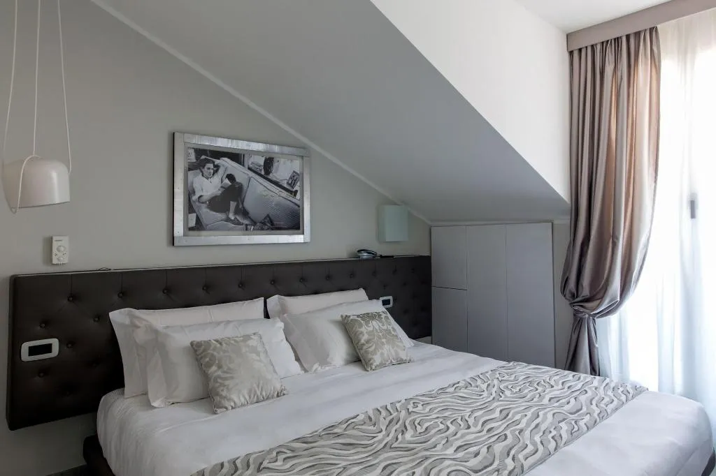 Room, Montenapoleone Suites, Milan