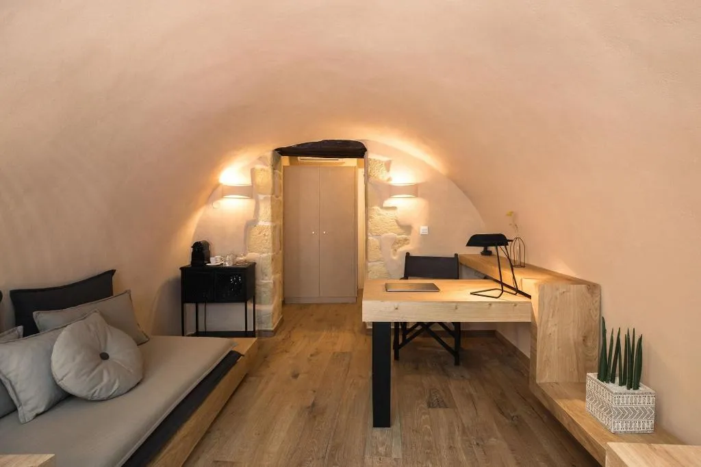 Lobby, J&G Suites, Crete