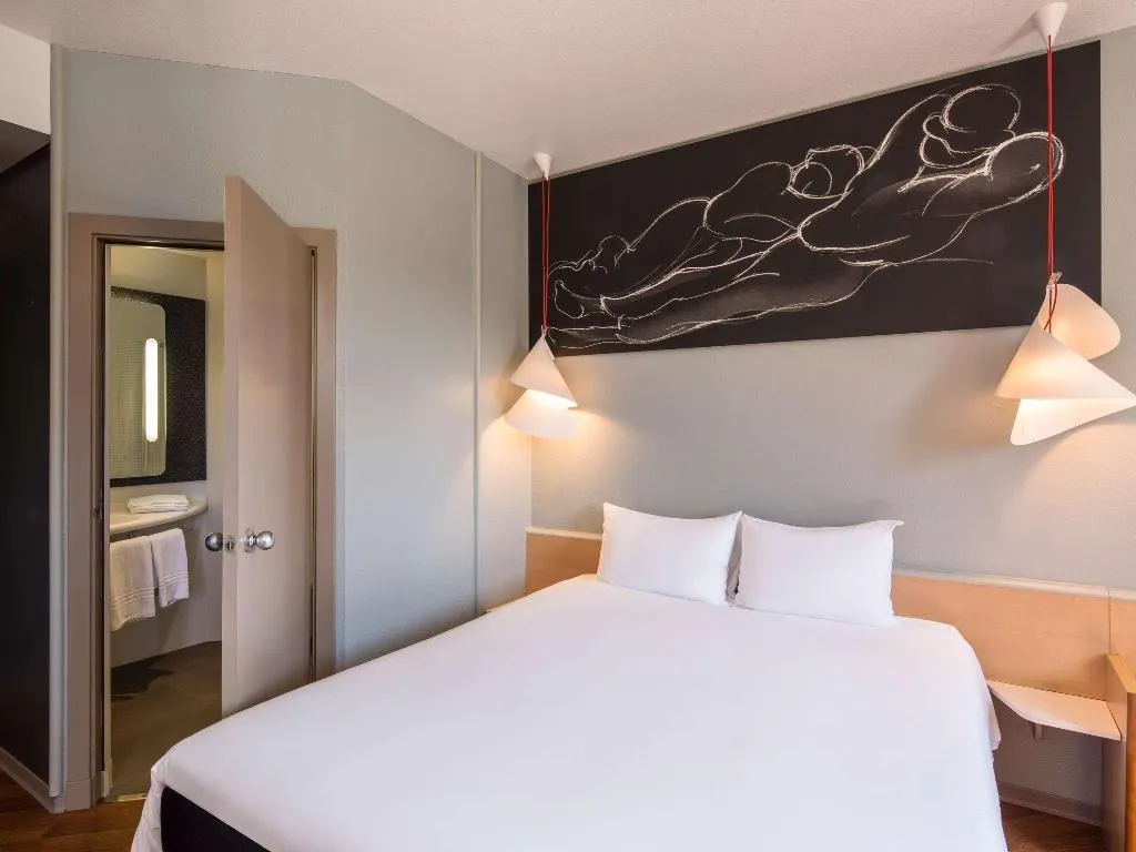 DOUBLE STANDARD Room, Ibis Sevilla, Seville