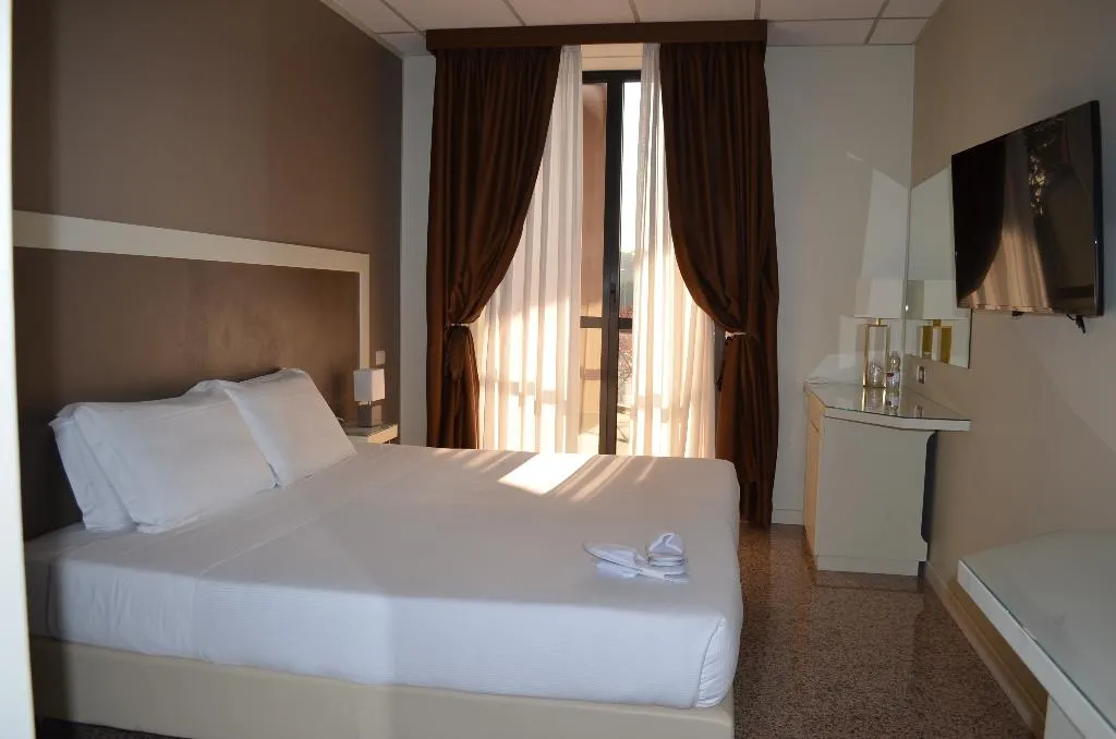 Room, Hotel Diamante, Milan