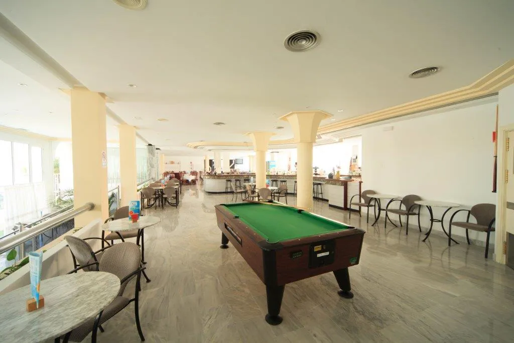 Sports and Entertainment, Maracaibo, Majorca