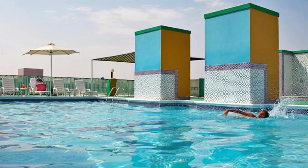 Pool, Golden Sands Hotel Apartments, Dubai