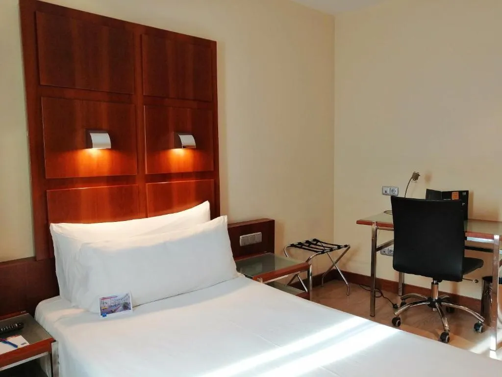 SINGLE STANDARD Room, Port Valencia Azafata, Valencia