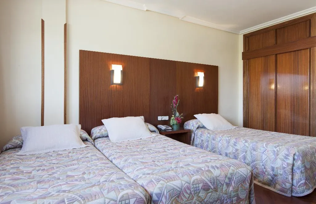 TRIPLE STANDARD Room, Galaico, Madrid