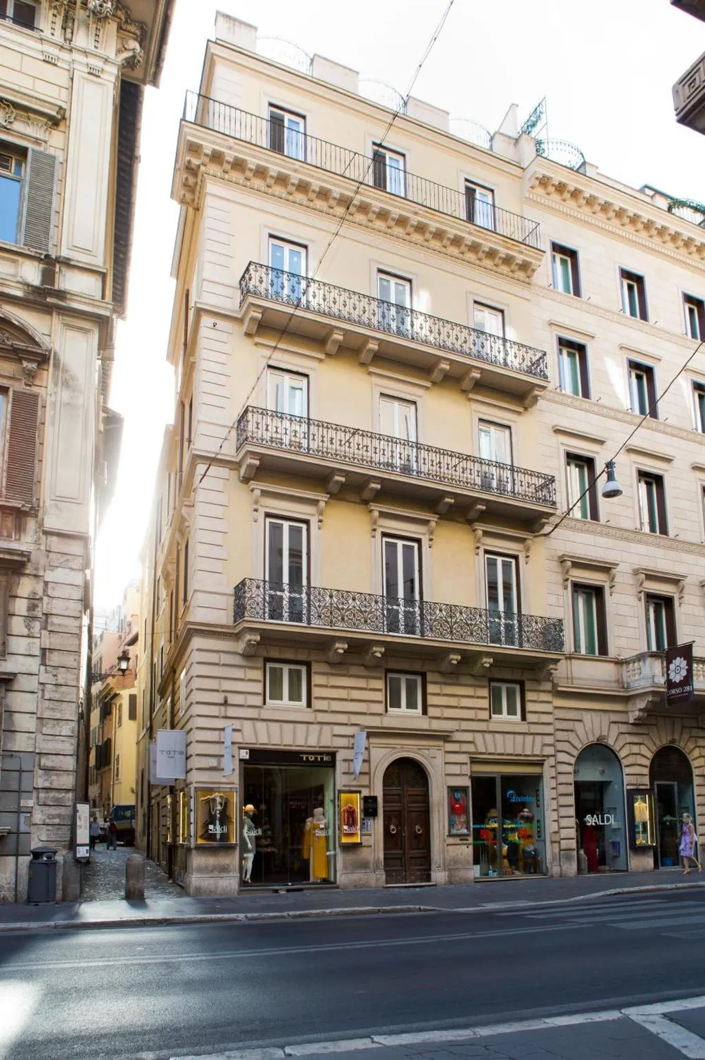 General view, Via Del Corso Home, Rome