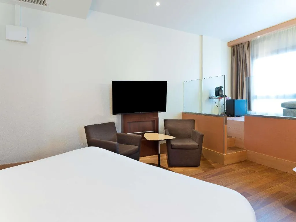 DOUBLE SUPERIOR Room, Ibis Madrid Centro las Ventas, Madrid