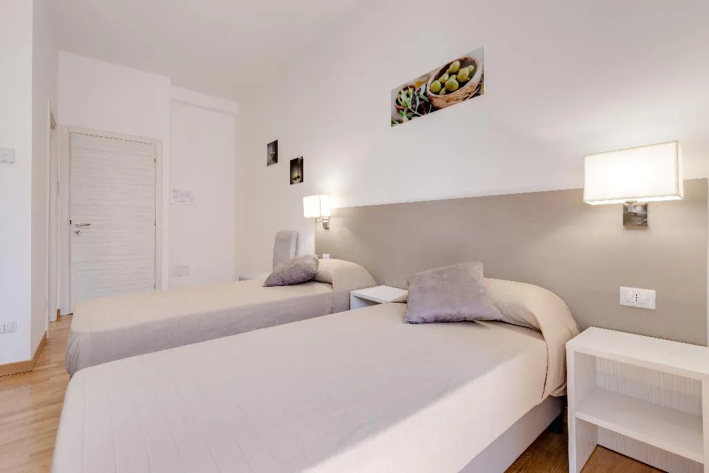 Double or Twin DELUXE WITH BALCONY Room, Dolce Luxury Rooms, Rome