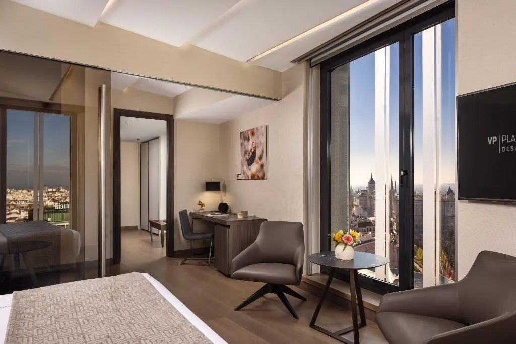 JUNIOR SUITE CAPACITY 3 Room, VP Plaza España Design, Madrid