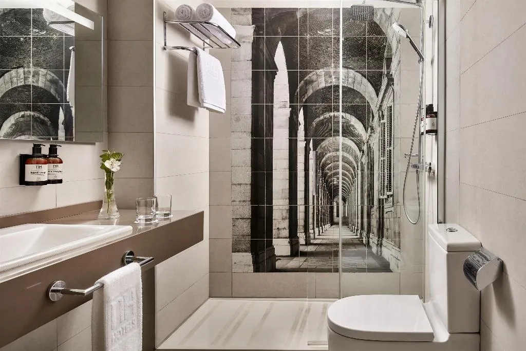 Room, NH Madrid Zurbano, Madrid