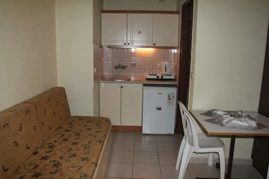 Room, Kamelya, Dalaman