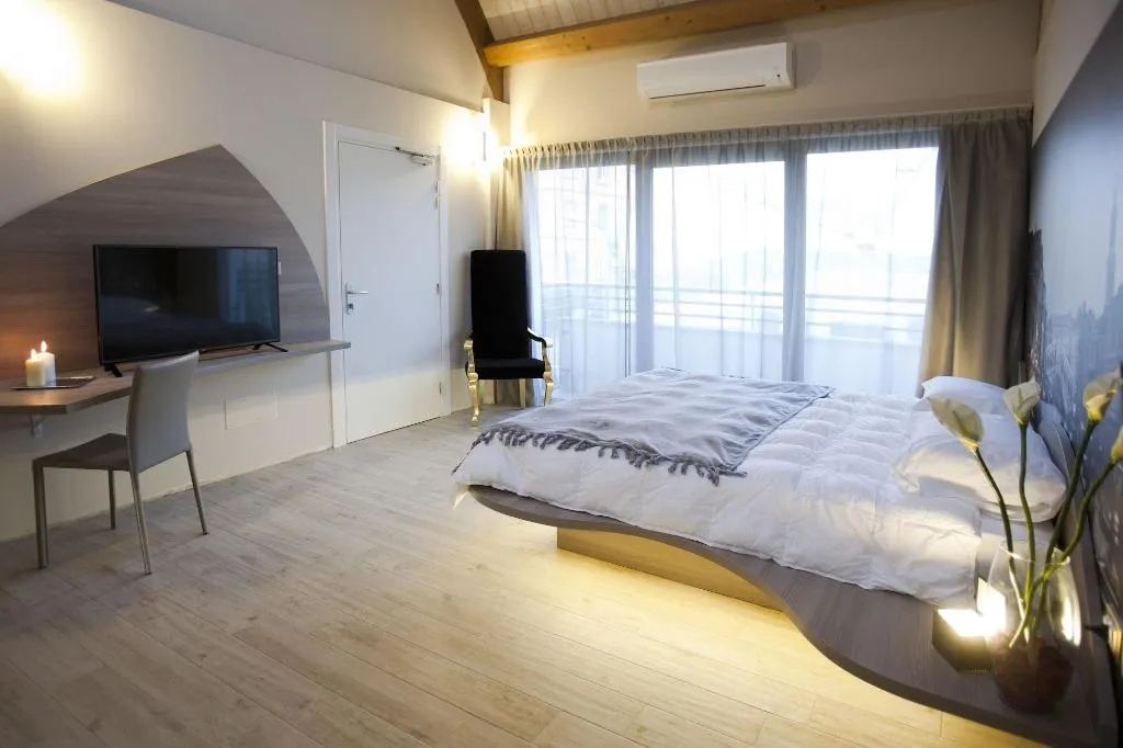Room, Seven Rooms Milano, Milan