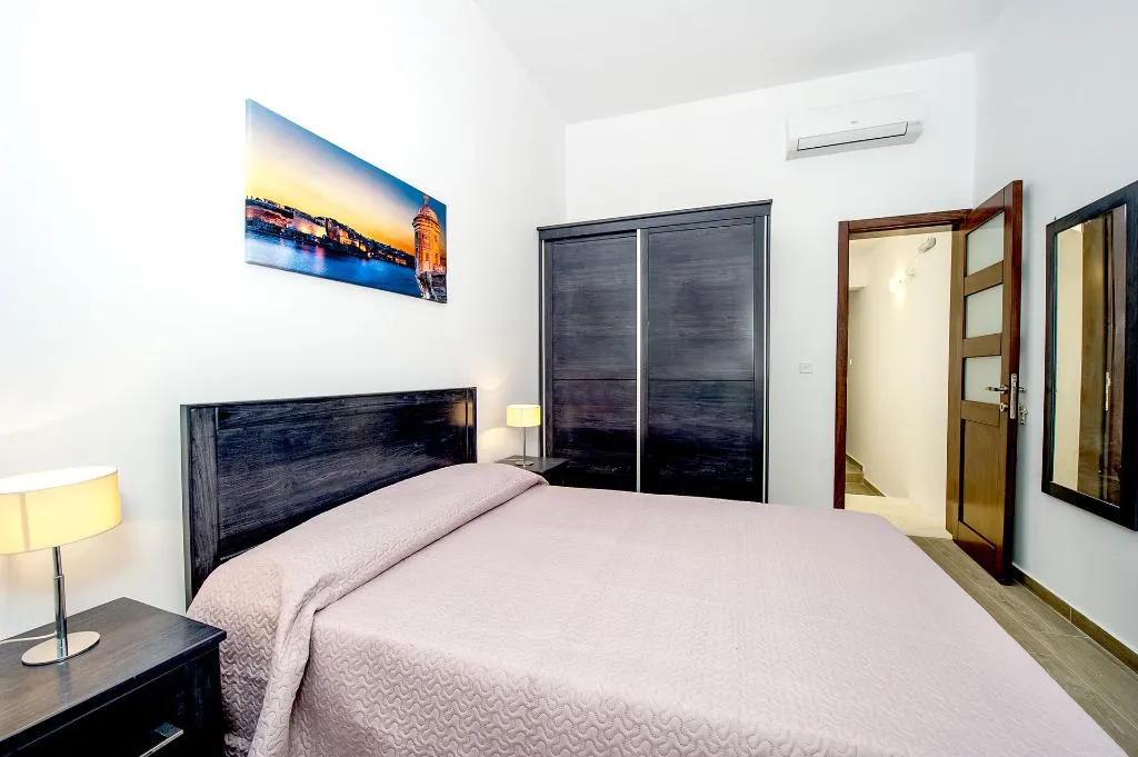 DOUBLE COMFORT Room, 11Seabreeze House, Malta