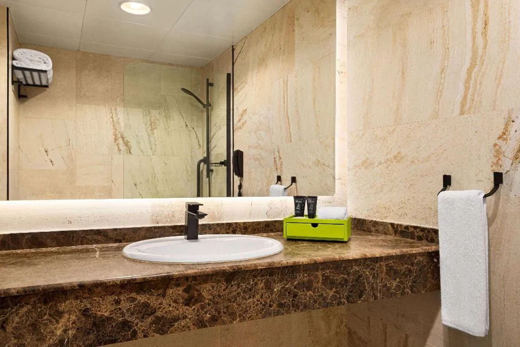 Room, La Quinta by Wyndham Dubai Jumeirah, Dubai