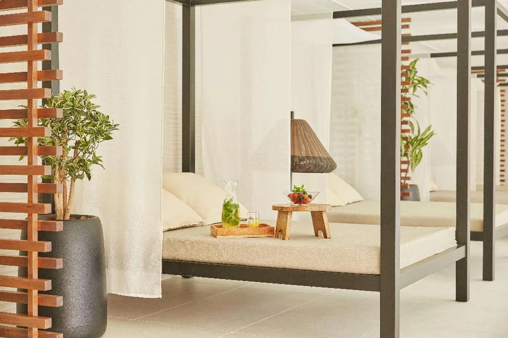 Sports and Entertainment, Zafiro Palace Andratx, Majorca