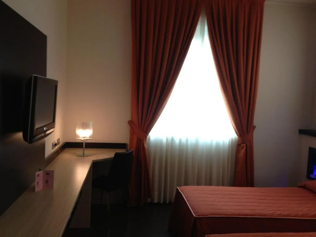 Room, Hotel Mito, Milan