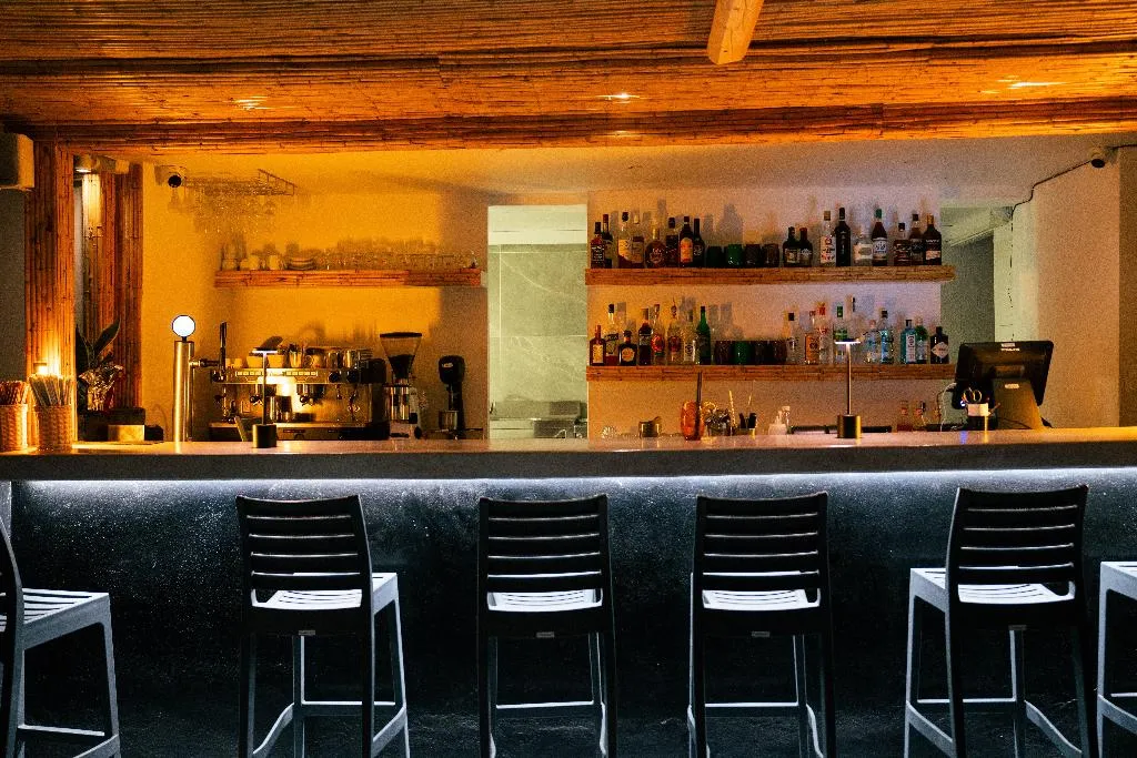 Bar, Serenita Luxury Suites, Santorini