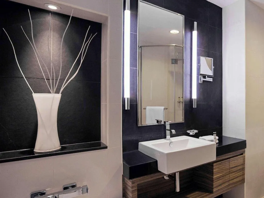 DOUBLE DELUXE EXECUTIVE Room, Pullman Dubai JLT, Dubai