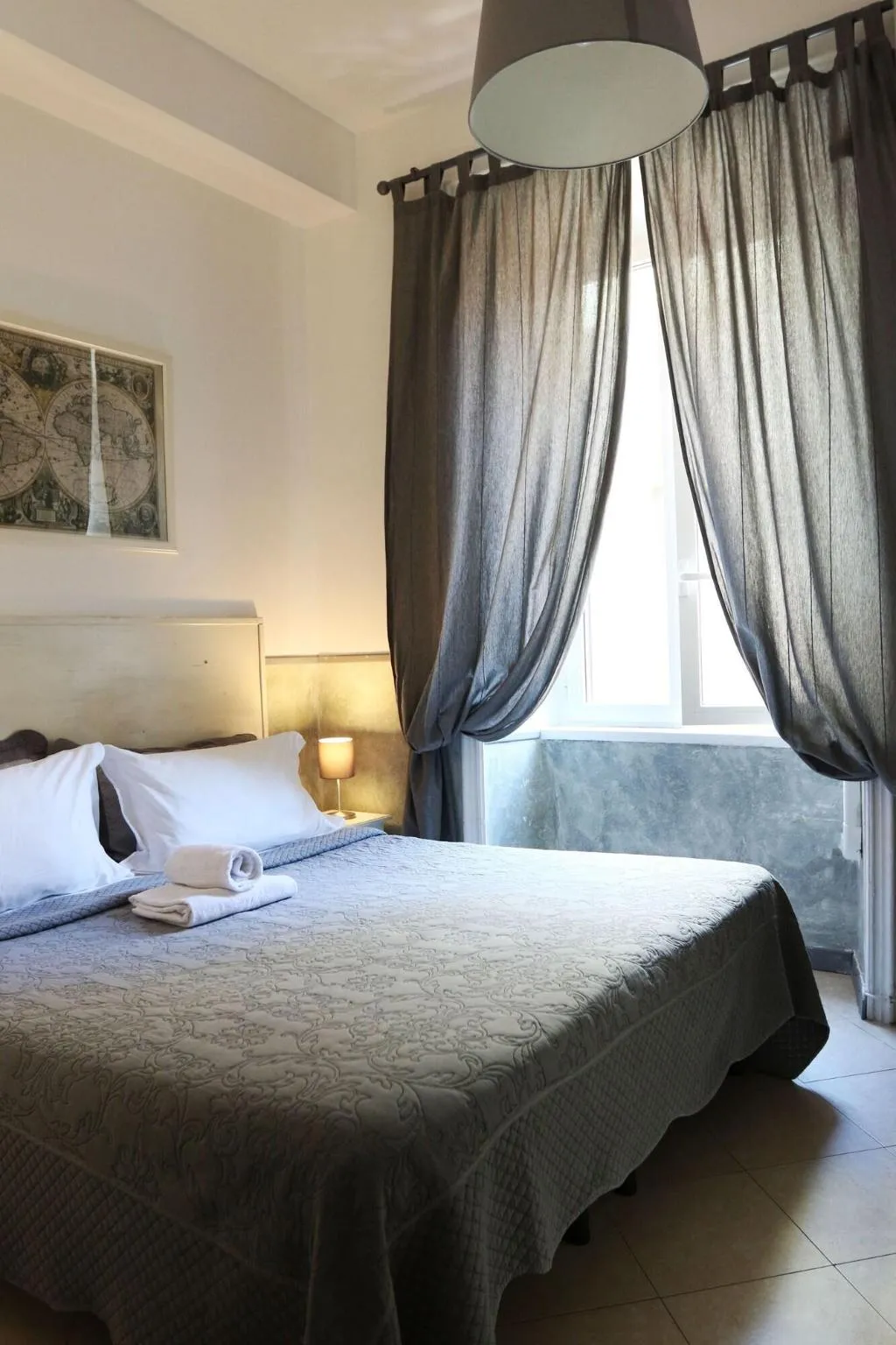 Room, Relais Indipendenza, Naples